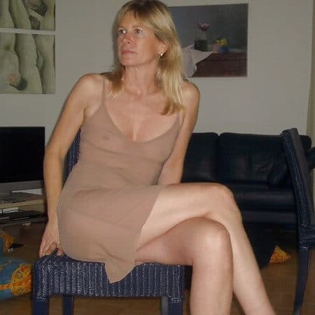 Marie-Joëlle, 48 ans, divorcée et intéressée par une rencontre cougar